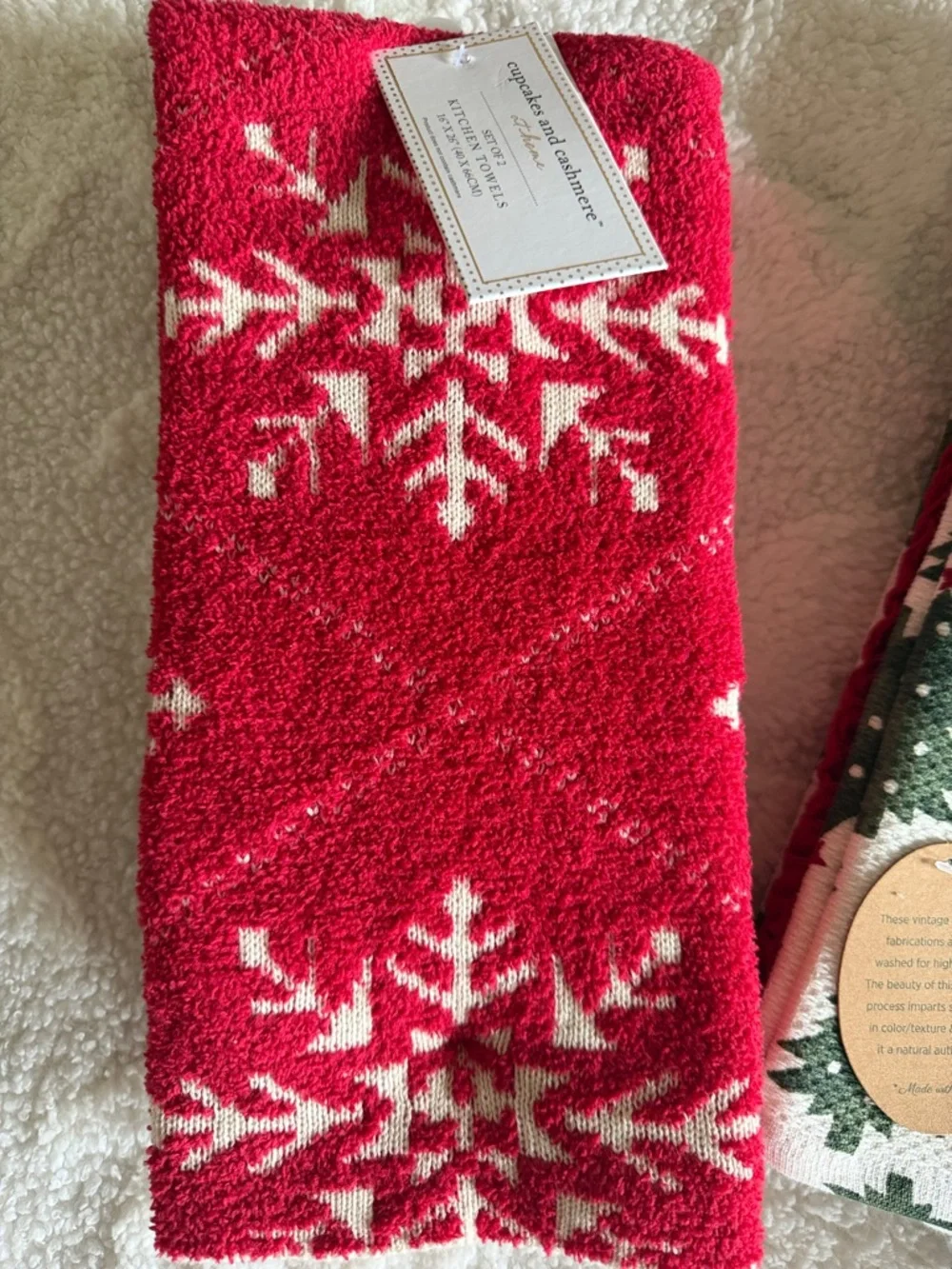 Cupcakes & Cashmere Holiday Kitchen Towels Red Snowflake Christmas Tree 🎄 NEW!